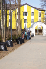 Масштабная экологическая акция стартовала в Кимрском округе субботником администрации в городском парке 3